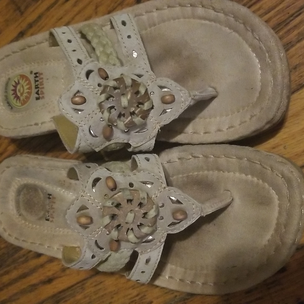 Earth Spirit size 6 leather sandals